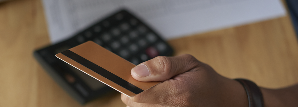 O que acontece se pagar o mínimo do cartão de crédito?